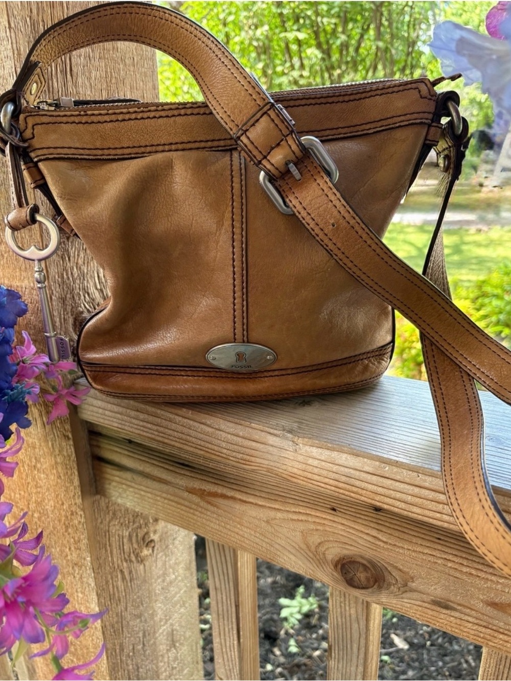 Vintage Fossil Tan Weathered Leather Shoulder Saddle Bag Adjustable Strap w
Key - Picture 3 of 13